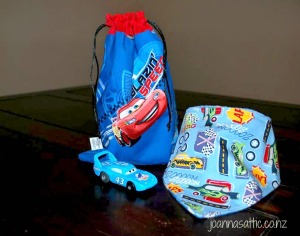 Car themed bag and bib2